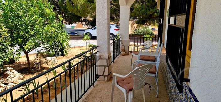 Image No.28-6 Bed Property for sale