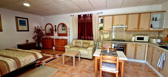 Image No.31-6 Bed Property for sale