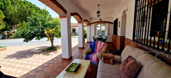 Image No.6-6 Bed Property for sale