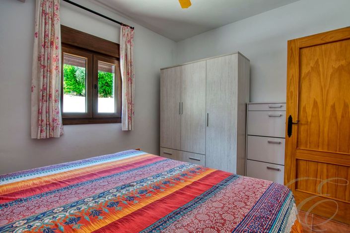 Image No.11-3 Bed Property for sale