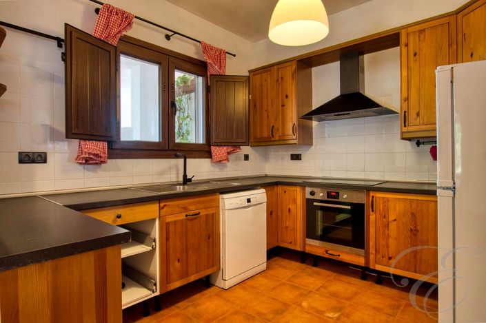 Image No.6-3 Bed Property for sale