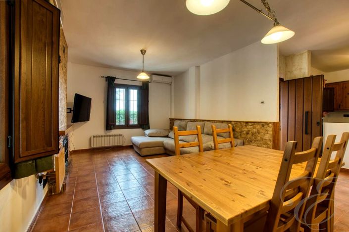 Image No.8-3 Bed Property for sale