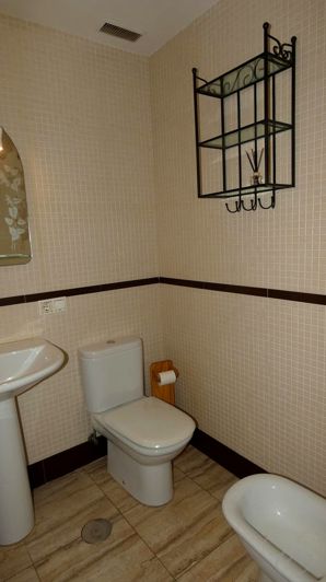 Image No.12-3 Bed Property for sale