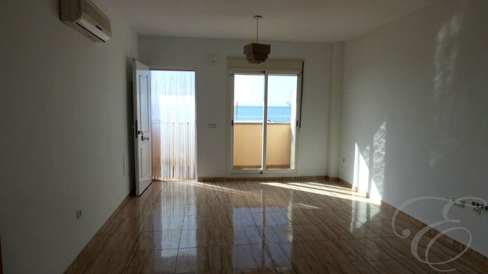 Image No.3-3 Bed Property for sale