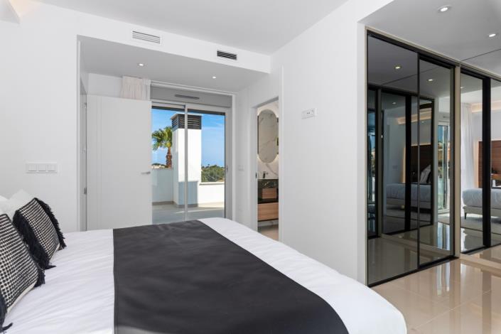 Image No.14-4 Bed Villa for sale