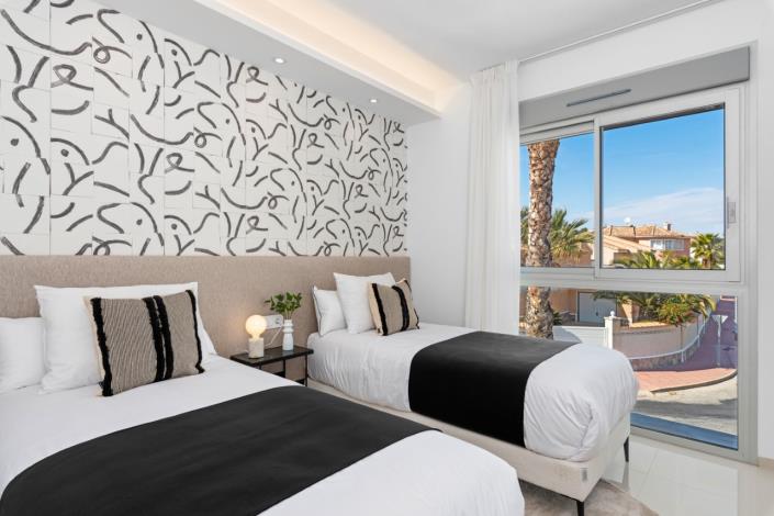 Image No.17-4 Bed Villa for sale