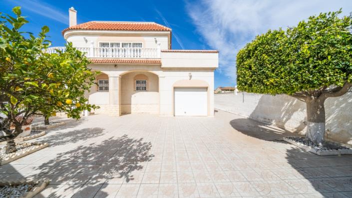 Image No.49-3 Bed Villa for sale