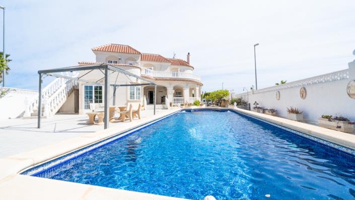 Image No.57-3 Bed Villa for sale