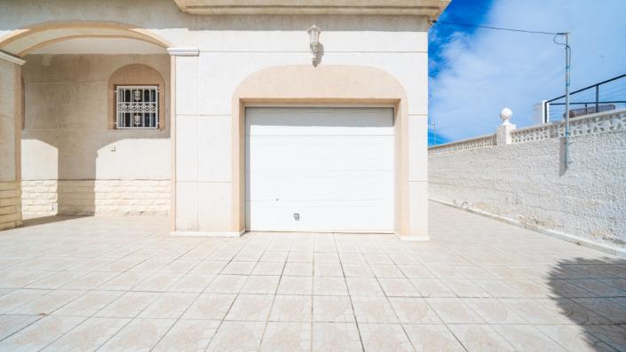 Image No.60-3 Bed Villa for sale