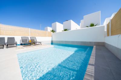 Villa-for-sale-in-Alicante-with-Private-Pool--4---Portals-