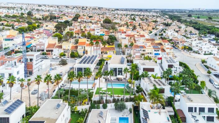 Image No.57-4 Bed Villa for sale