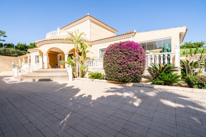 Image No.9-6 Bed Villa for sale