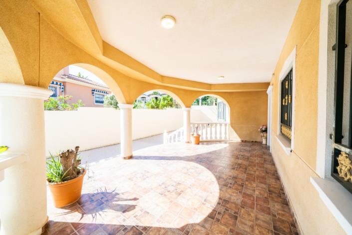 Image No.12-6 Bed Villa for sale