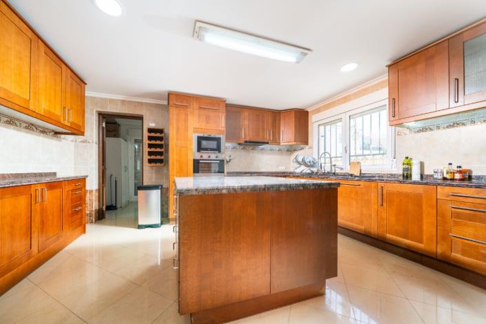 Image No.18-6 Bed Villa for sale