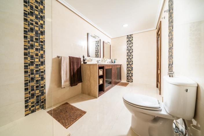 Image No.25-6 Bed Villa for sale