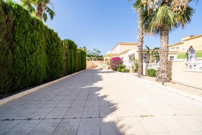 Image No.38-6 Bed Villa for sale