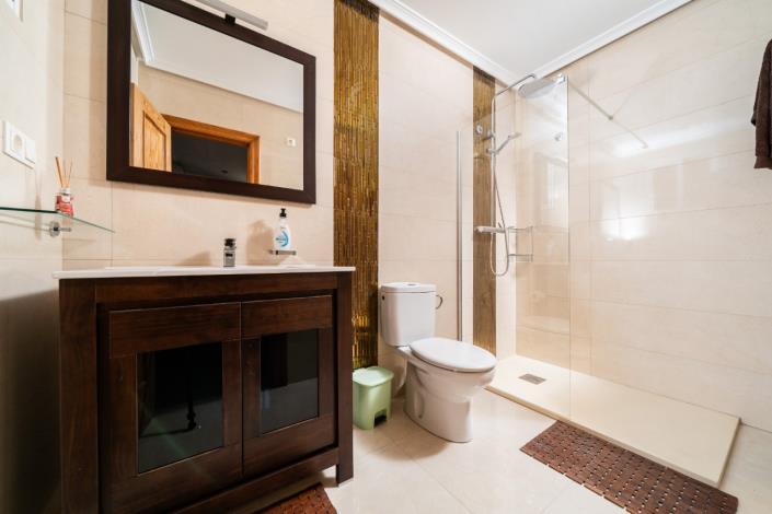 Image No.48-6 Bed Villa for sale