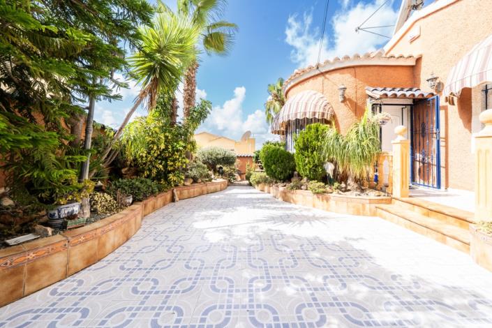 Image No.4-2 Bed Villa for sale