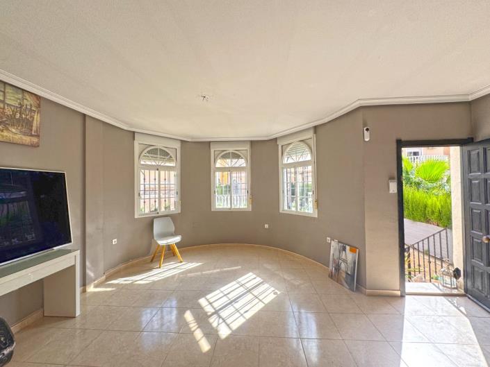 Image No.7-3 Bed Villa for sale