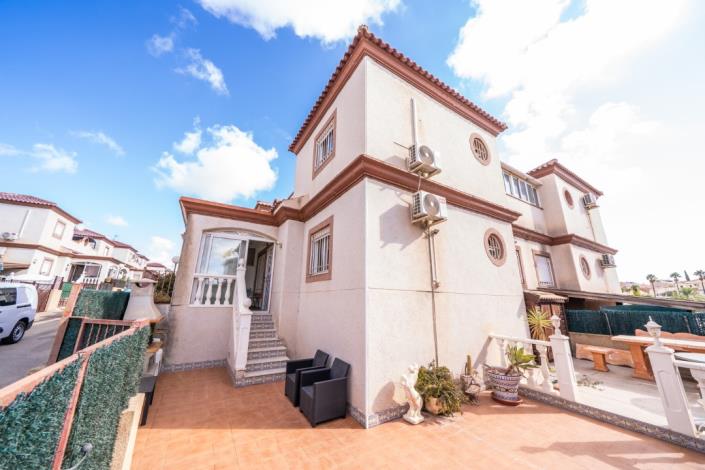 Image No.4-3 Bed Quad for sale