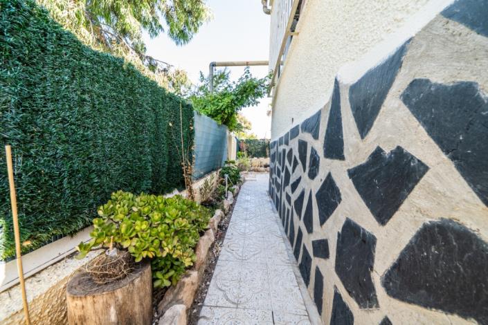 Image No.41-2 Bed Villa for sale