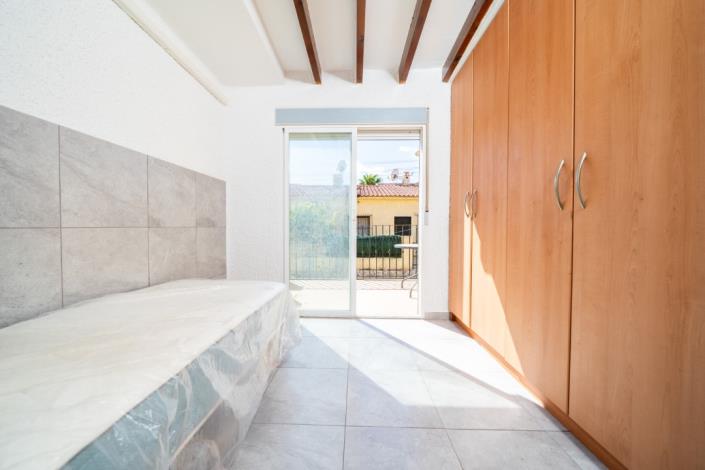 Image No.16-3 Bed Townhouse for sale