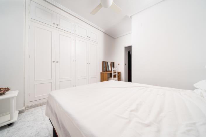 Image No.20-2 Bed Apartment for sale