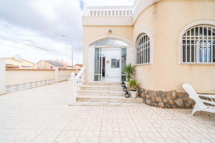 Image No.12-4 Bed Villa for sale