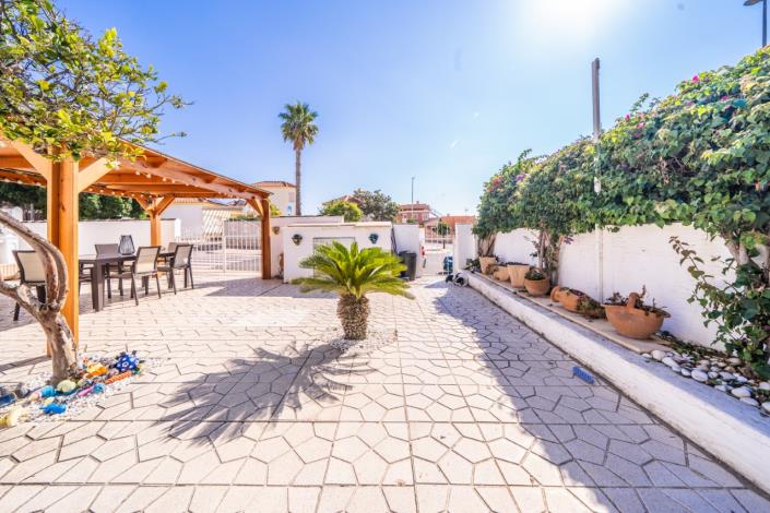 Image No.7-3 Bed Quad for sale