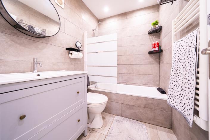 Image No.29-3 Bed Quad for sale