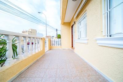 Terraced-house-for-sale-in-La-Marina--5---Portals-