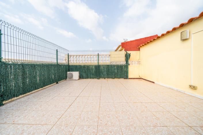 Image No.24-2 Bed Townhouse for sale