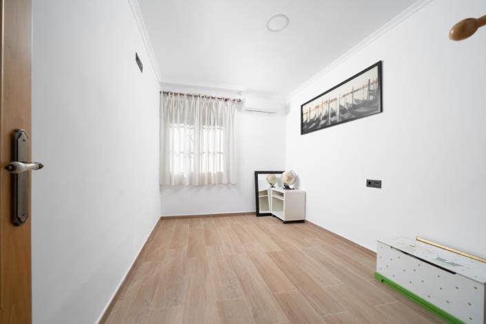 Image No.28-4 Bed Villa for sale