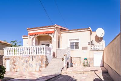 Detached-Property-for-sale-in-La-Marina--5---Portals-