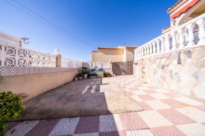 Detached-Property-for-sale-in-La-Marina--8---Portals-