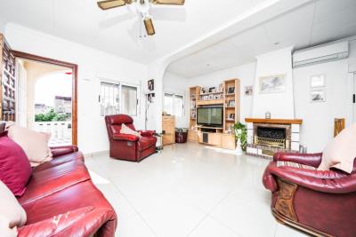 Detached-Property-for-sale-in-La-Marina--12---Portals-