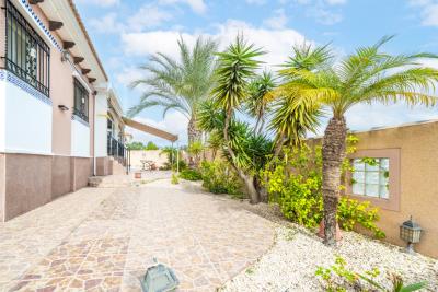 Detached-Property-for-sale-in-La-Marina--9---Portals-
