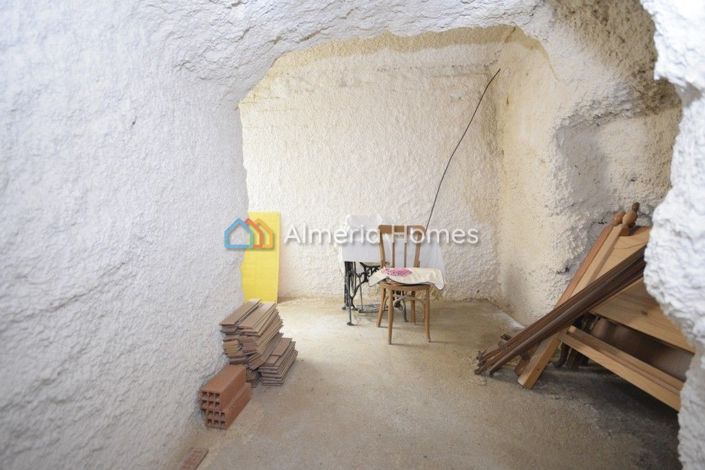 Image No.17-Maison de campagne de 6 chambres à vendre à Oria