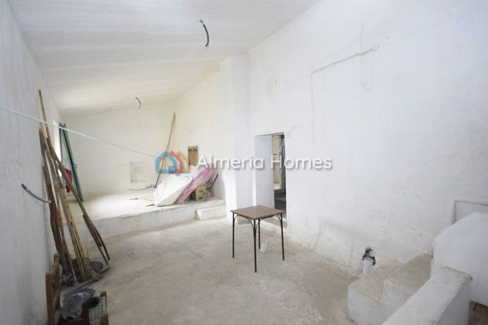 Image No.18-Maison de campagne de 6 chambres à vendre à Oria