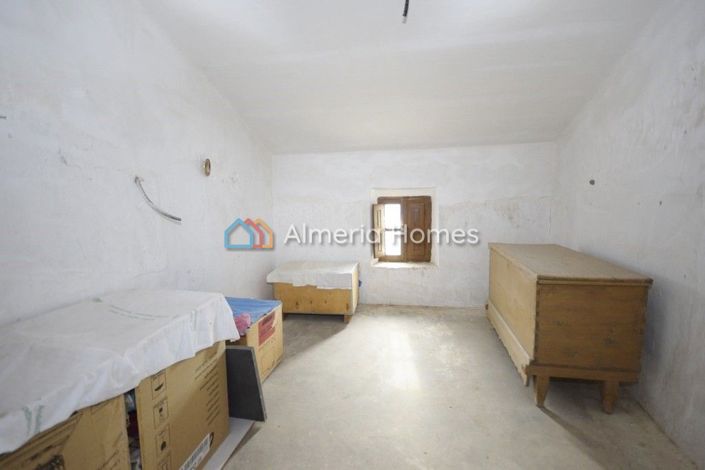 Image No.21-Maison de campagne de 6 chambres à vendre à Oria