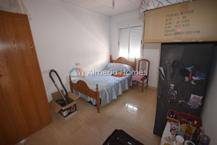 Image No.4-2 Bed Townhouse for sale