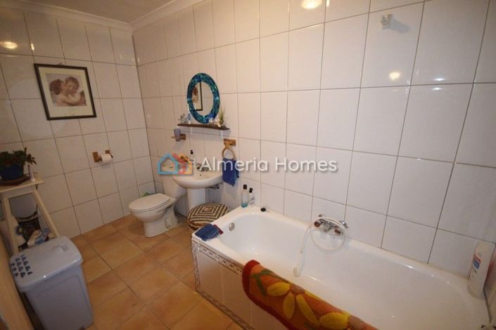 Image No.10-Maison de campagne de 6 chambres à vendre à Oria