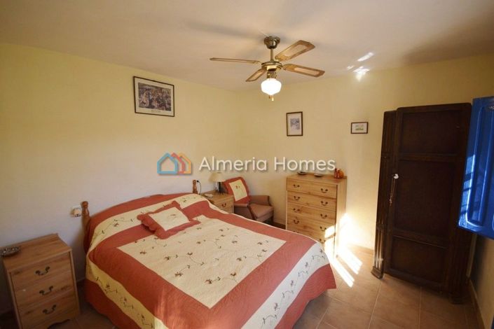 Image No.12-Maison de campagne de 6 chambres à vendre à Oria