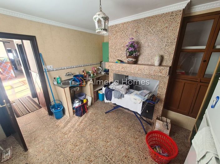 Image No.9-5 Bed Townhouse for sale