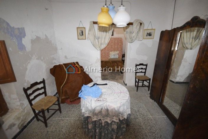 Image No.12-8 Bed Country House for sale