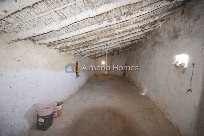 Image No.14-8 Bed Country House for sale