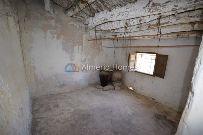 Image No.17-8 Bed Country House for sale