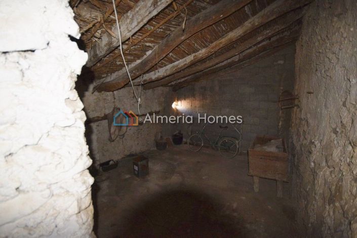 Image No.18-8 Bed Country House for sale