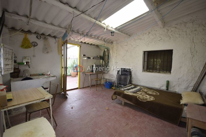 Image No.18-3 Bed Townhouse for sale