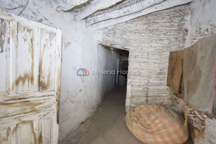 Image No.19-3 Bed Townhouse for sale